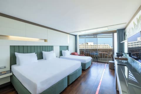 Nirvana Cosmopolitan, Room