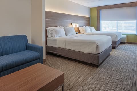 Holiday Inn Express & Suites Belleville by IHG, Room