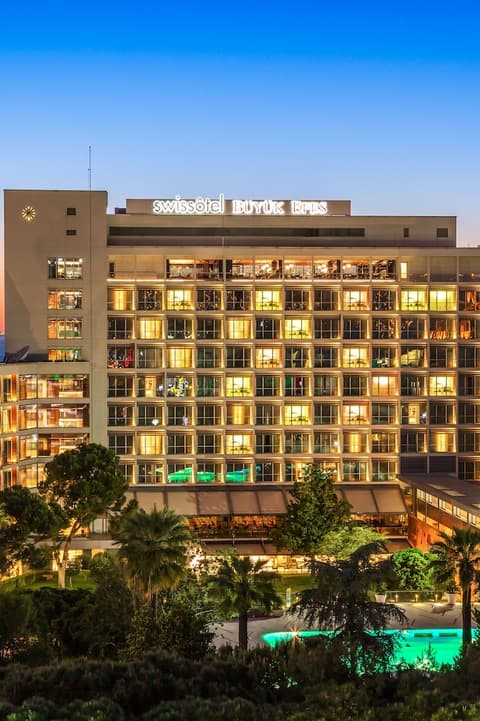 Swissotel Buyuk Efes Izmir, Outdoor pool