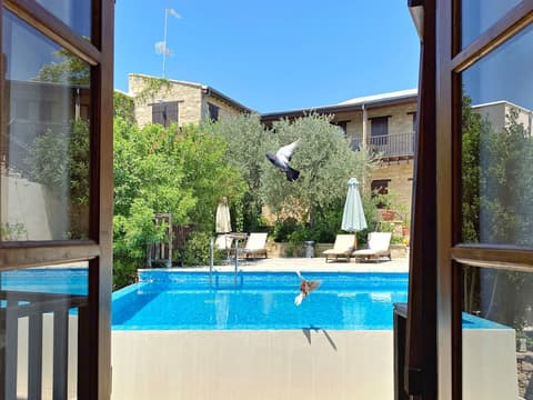 Eveleos Country House, Pool