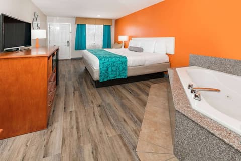 Howard Johnson by Wyndham Lafayette, Room