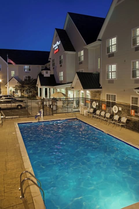 TownePlace Suites by Marriott Medford, Pool