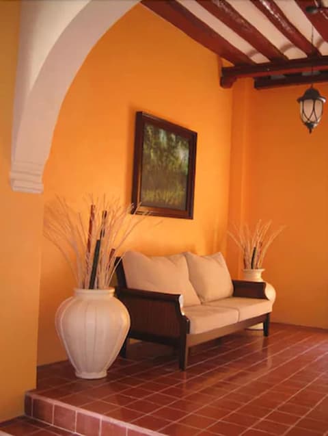 Hotel Castelmar, Interior entrance