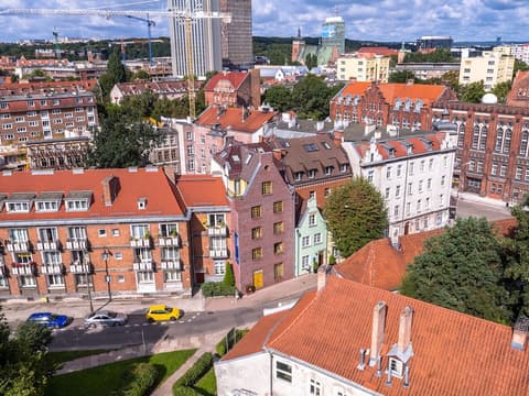 Hotel Bonum, Front of property