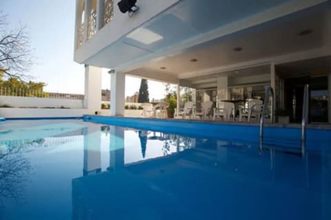 Huentala Hotel, Outdoor pool