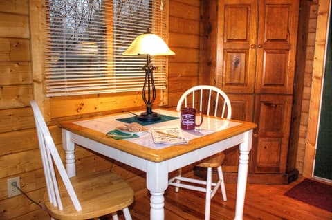 Los Gatos Bed & Breakfast, In-room dining