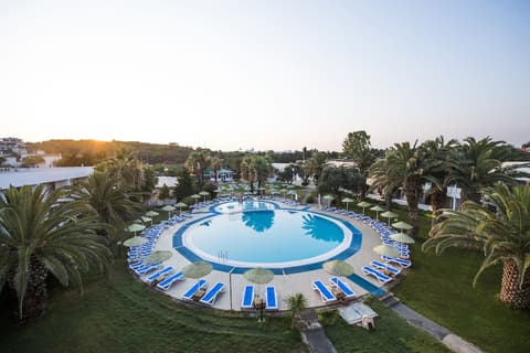 Altin Yunus Hotel & Spa, Outdoor pool