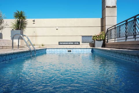 Amérian Mendoza, Pool