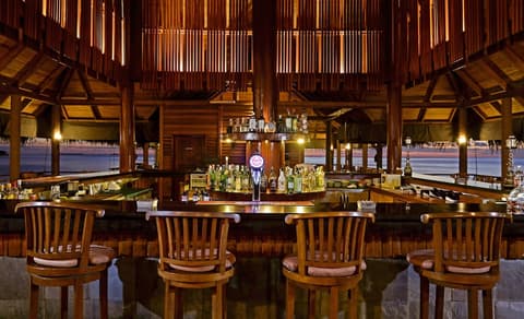 Medhufushi Island Resort, Bar (on property)
