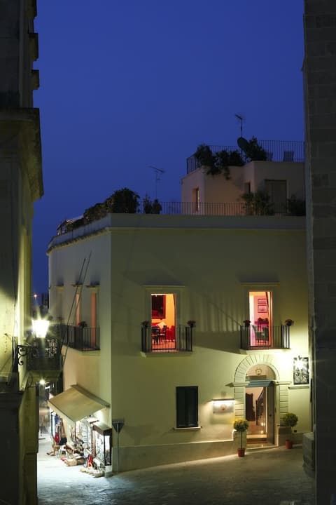 Hotel Palazzo Papaleo, Front of property