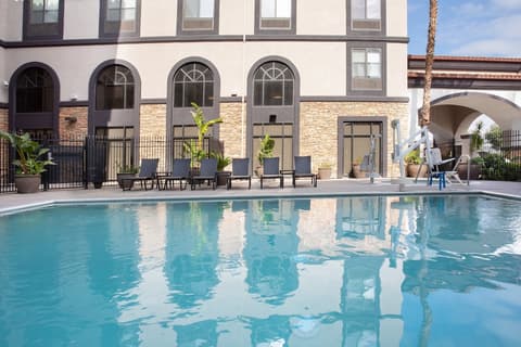 Holiday Inn Express and Suites Ontario Airport by IHG, Pool