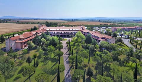 Fattoria La Principina, Tennis court
