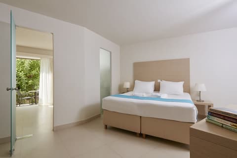 The Island - Adults Only, Room