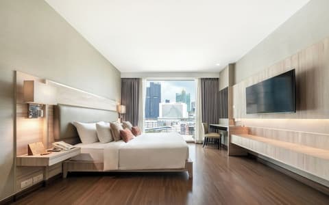 Adelphi Suites Bangkok, Room