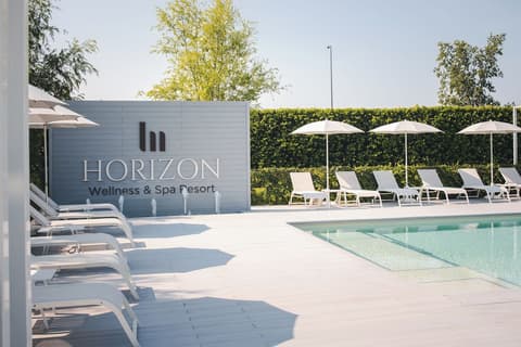 Hotel Horizon Wellness & Spa Resort, BW Signature Collection, Pool
