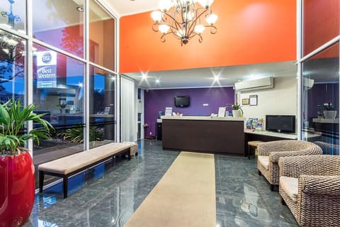 Best Western Newmarket Inn & Suites, Lobby