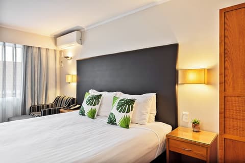 Best Western Newmarket Inn & Suites, Room