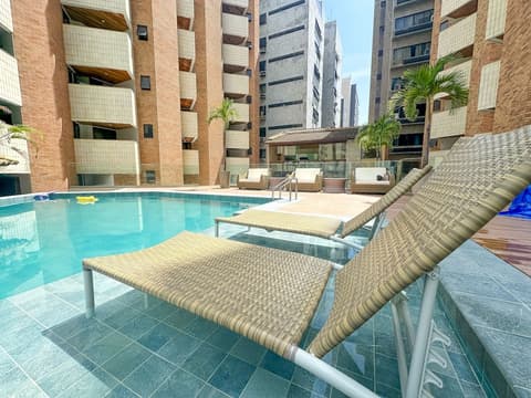 San Marino Suite Hotel, Pool