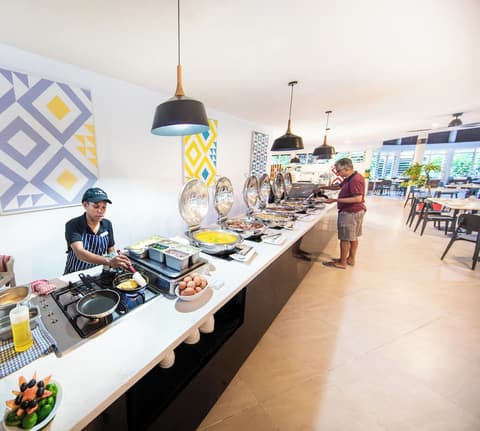 Tanoa Tusitala Hotel, Breakfast buffet