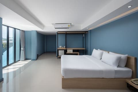 Nora Lakeview Hotel, Room