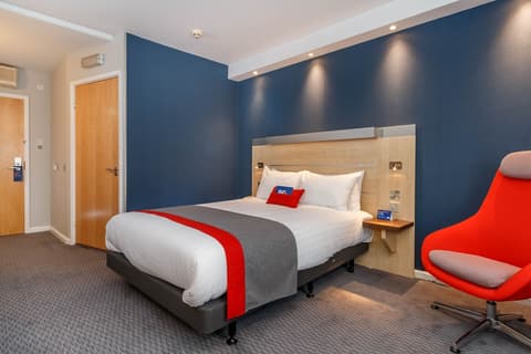 Holiday Inn Express Walsall M6J10 by IHG, Room