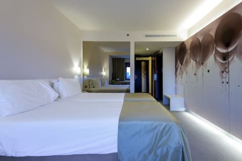 Ramada Plaza by Wyndham Bucharest Convention Center, Room