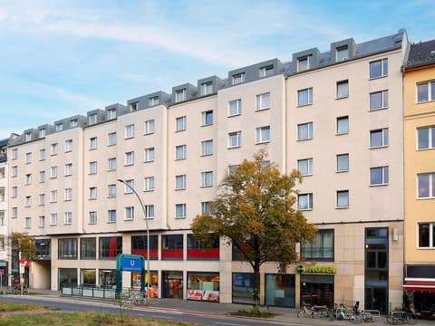 B&B Hotel Berlin City-Ost, Exterior