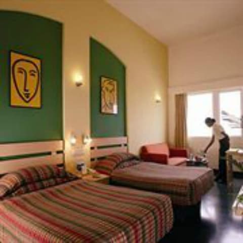 Lemon Tree Hotel, East Delhi Mall, Kaushambi, Room