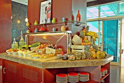 ibis Kuwait Salmiya, Breakfast area