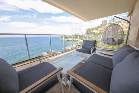 Charisma De Luxe Hotel, Room