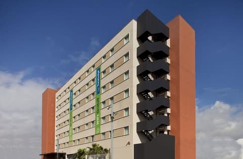 Travelodge BCN Cornellá Fira, Front of property