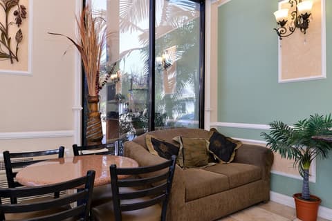 Americas Best Value Inn Pasadena Arcadia, Lobby