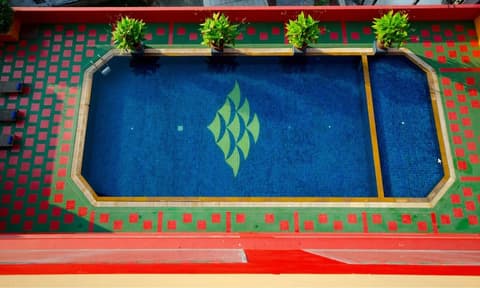 Tongtara Riverview Hotel, Outdoor pool