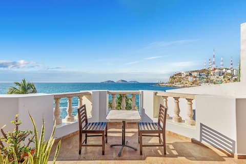 Casa Lucila Mazatlán Curamoria Collection - Adults Only, Room