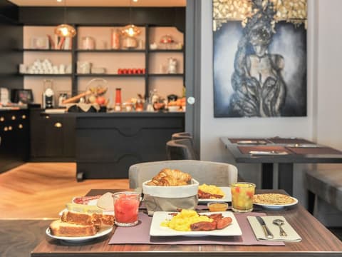 Mercure Paris Saint Cloud Hippodrome, Miscellaneous