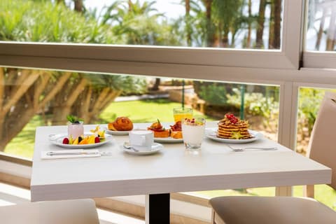 Hotel THB Los Molinos - Adults Only, Dining