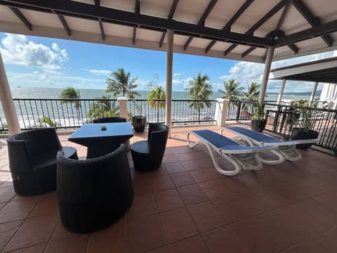 Smugglers Cove Beach Resort and Hotel, Terrace/patio