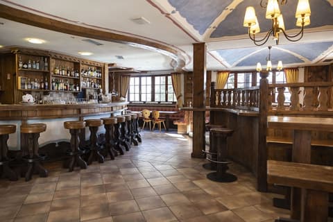 Golf Hotel, Bar (on property)