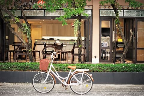 La Petite Salil Sukhumvit 8, Outdoor dining