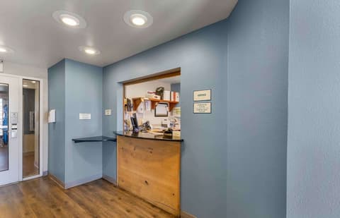 Extended Stay America Select Suites - Denver - Aurora, Lobby