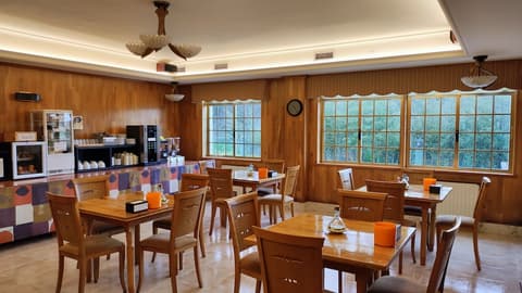 A Marisqueira IA Coruña Airport, Breakfast area