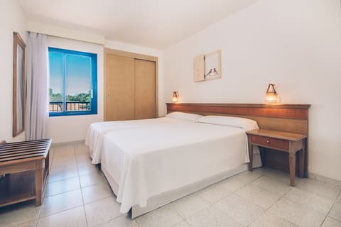 Iberostar Waves Club Cala Barca, Room