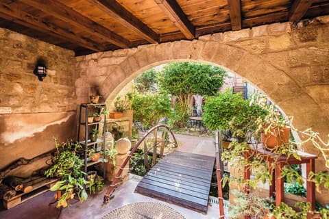 Avalon Boutique Hotel Rhodes, Interior entrance