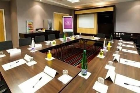 Premier Inn Ayr A77/Racecourse, Meeting facility
