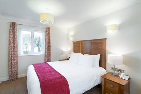 Woodford Bridge Country Club, Room