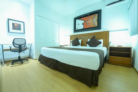 European Life Style Executive Suites & Gallery, Room