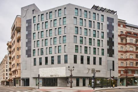 Hotel Silken Gran Teatro Burgos, Front of property