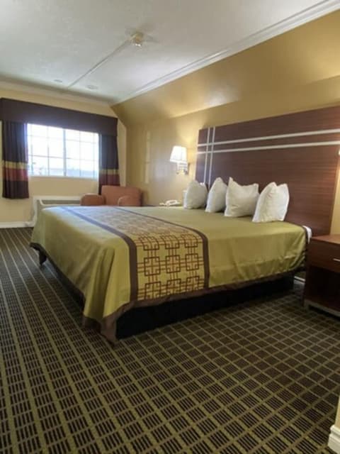 Americas Best Value Inn Azusa Pasadena, Room