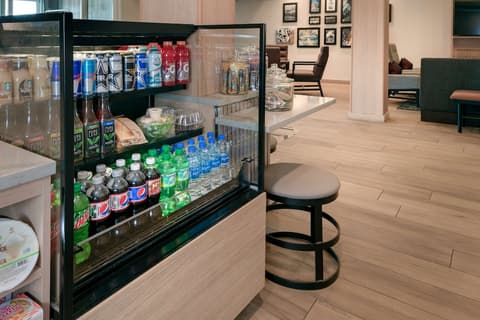 Hyatt Place Fairbanks, Lobby