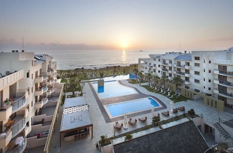 Capital Coast Resort & Spa, Outdoor pool